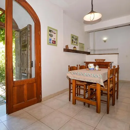 2 Bedroom Gorgeous In Brustico * Carcheto