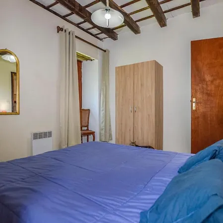 2 Bedroom Gorgeous In Brustico