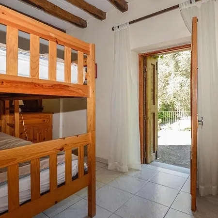 Apartment 2 Bedroom Stunning In Brustico *